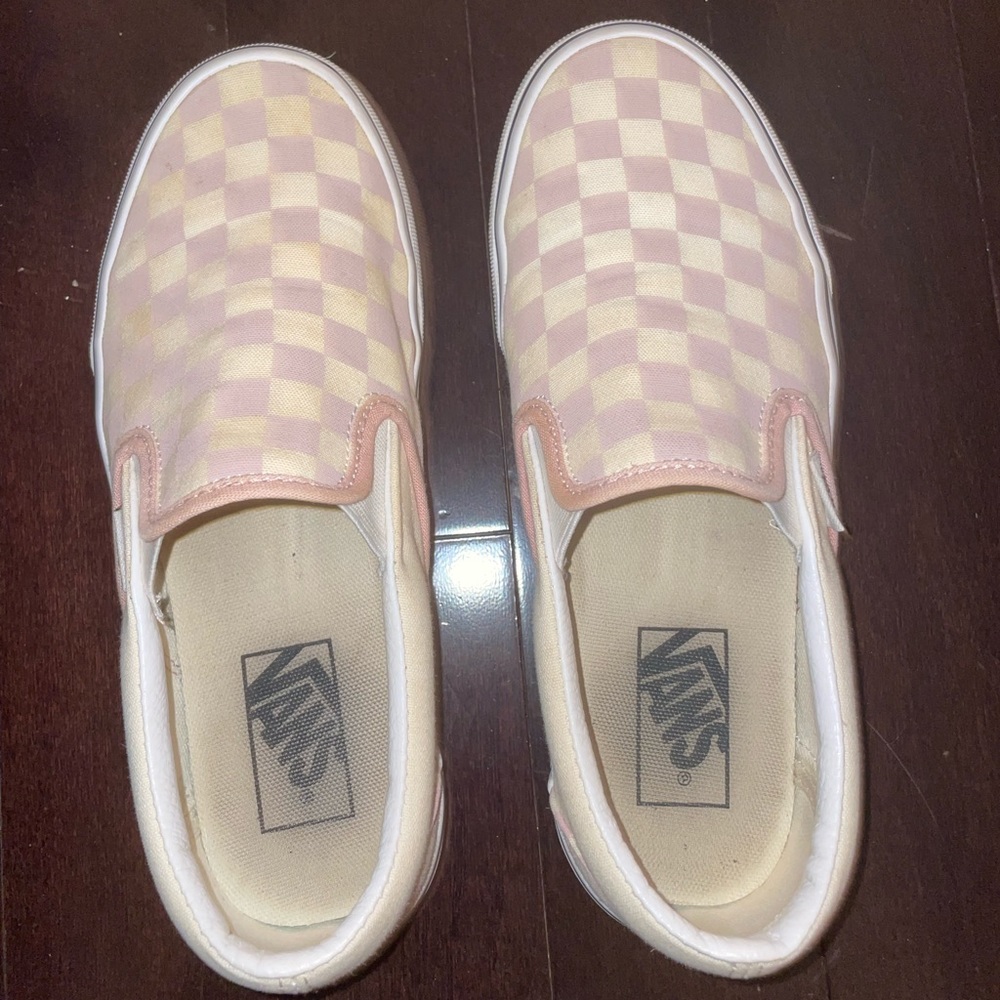 pink checker vans